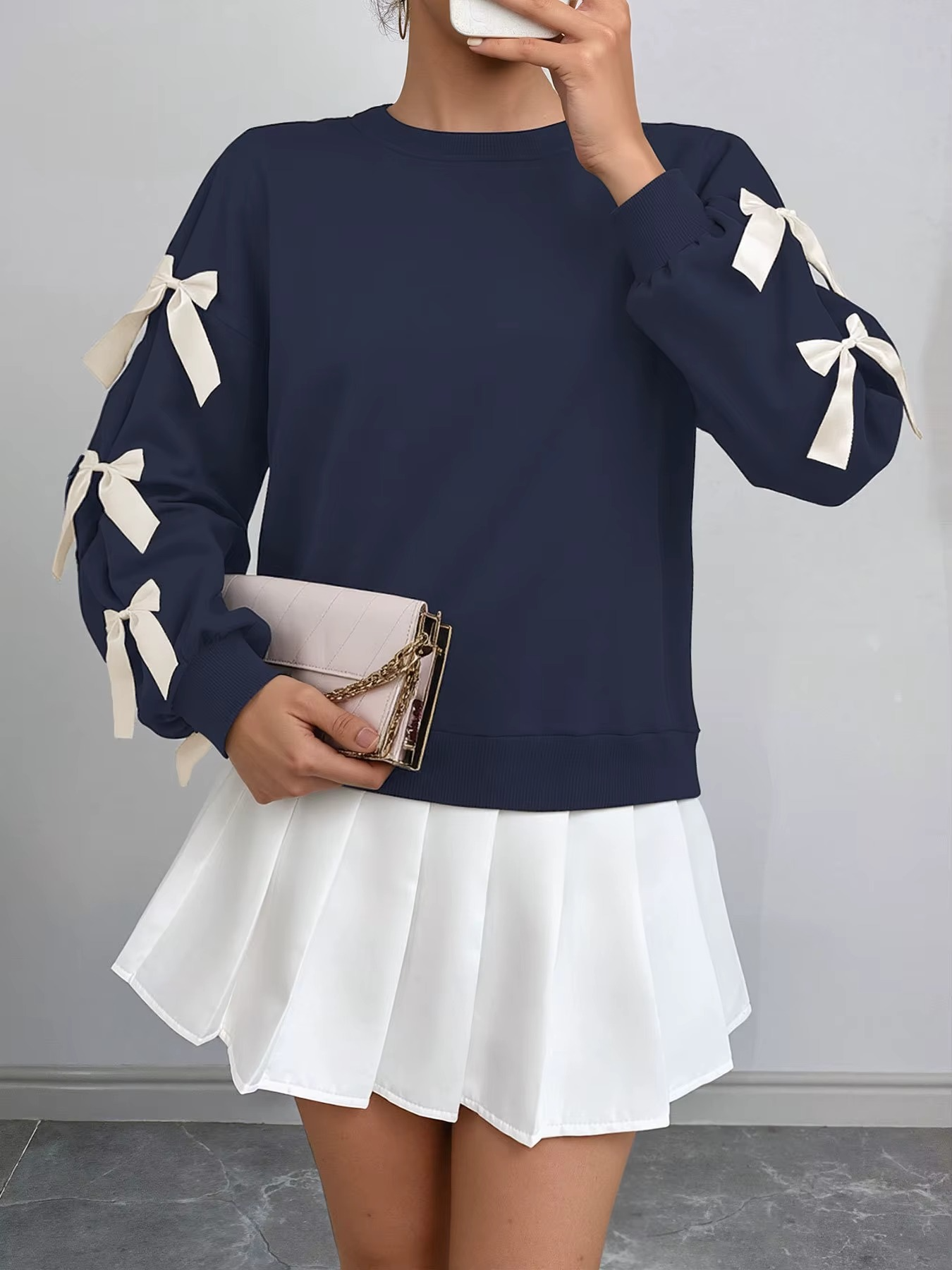 BowCharm™ Cozy Loose Winter Sweatshirt