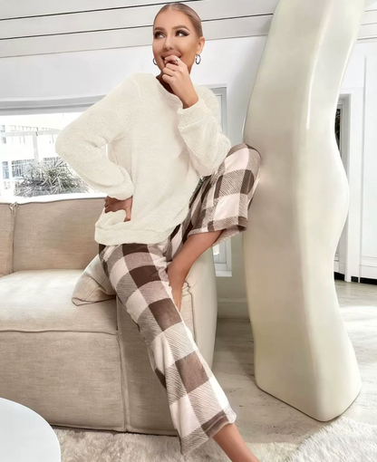 Aurelia Plush Comfort Set